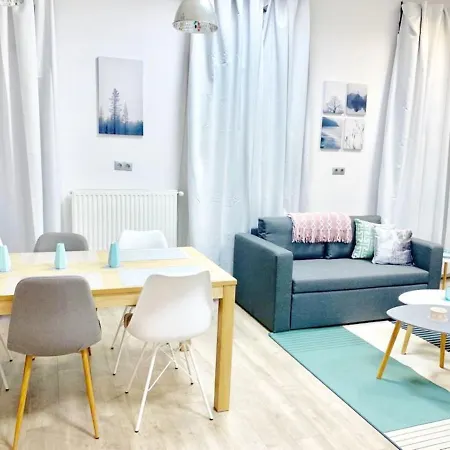 Modern, By Keleti - 2 Kitchens, A/c, Park *