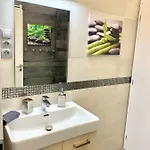 Modern, By Keleti - 2 Kitchens, A/c, Park *