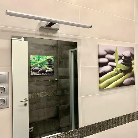 Appartamento Modern, By Keleti - 2 Kitchens, A/c, Park