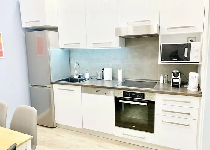 Lägenhet Modern, By Keleti - 2 Kitchens, A/c, Park