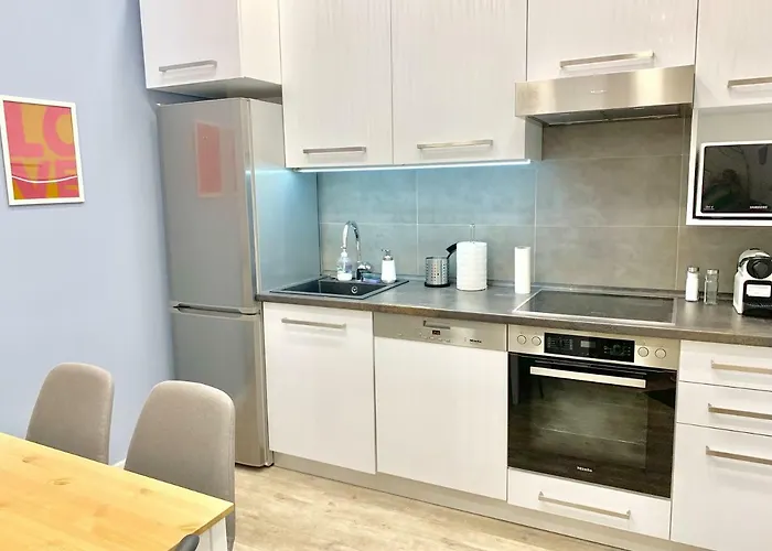 Apartamento Modern, By Keleti - 2 Kitchens, A/c, Park