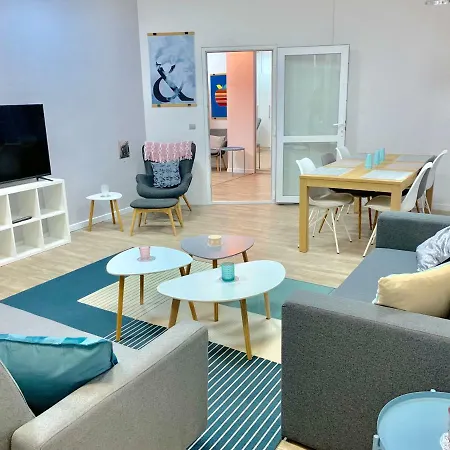 Modern, By Keleti - 2 Kitchens, A/c, Park Apartment *