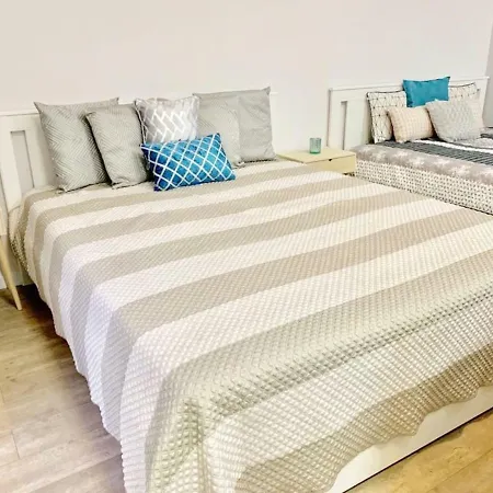 Modern, By Keleti - 2 Kitchens, A/c, Park *