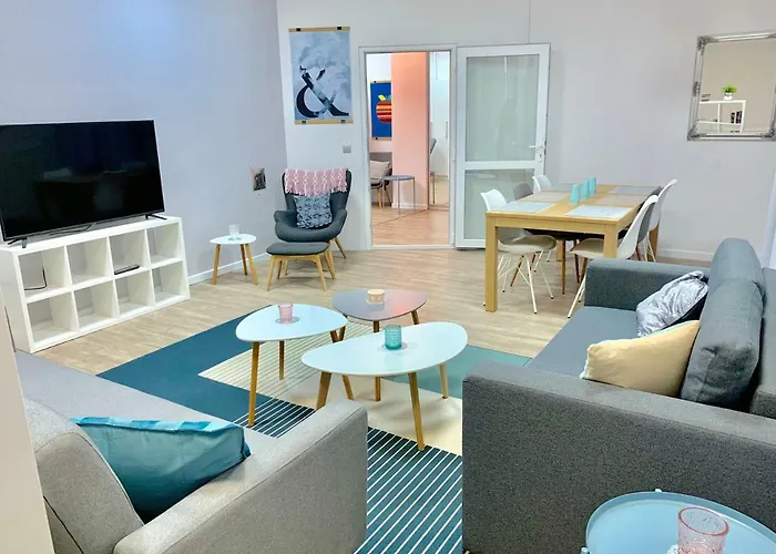 Modern, By Keleti - 2 Kitchens, A/c, Park דירה *